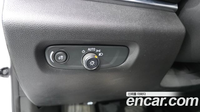 Chevrolet Korea Traverse 2023 — photo 28