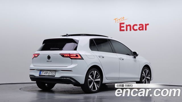 Volkswagen Golf 2025 — photo 2