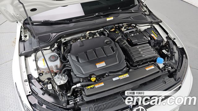 Volkswagen Golf 2025 — photo 6