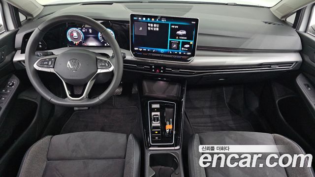 Volkswagen Golf 2025 — photo 7