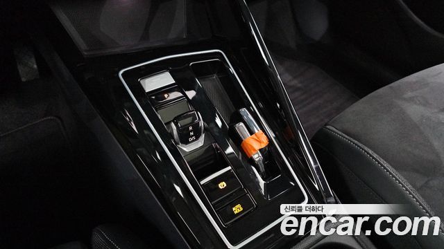 Volkswagen Golf 2025 — photo 9