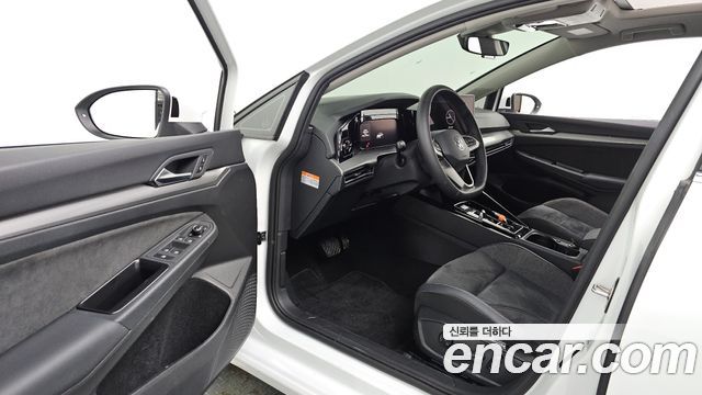 Volkswagen Golf 2025 — photo 10