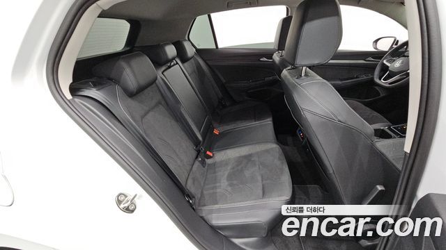 Volkswagen Golf 2025 — photo 11