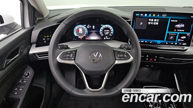 Volkswagen Golf 2025 — photo 12