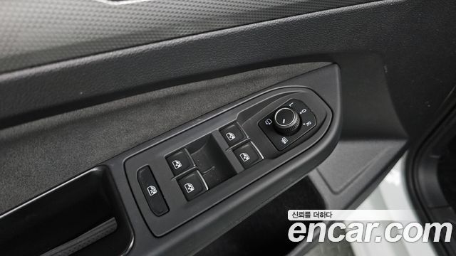 Volkswagen Golf 2025 — photo 18