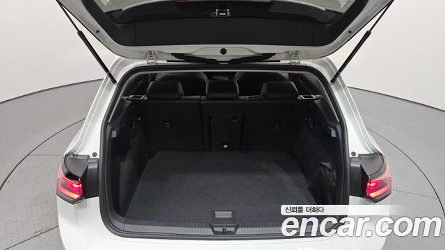 Volkswagen Golf 2025 — photo 20
