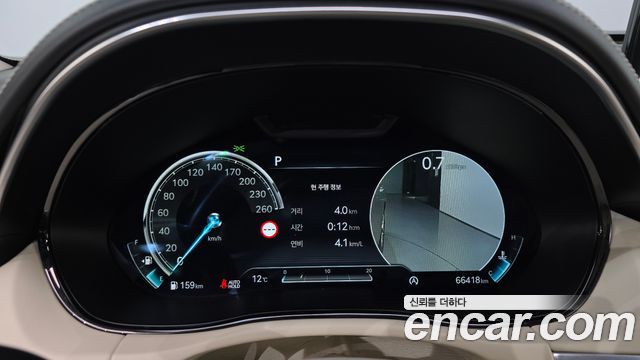 Genesis GV70 2023 — photo 11