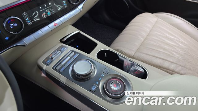 Genesis GV70 2023 — photo 12