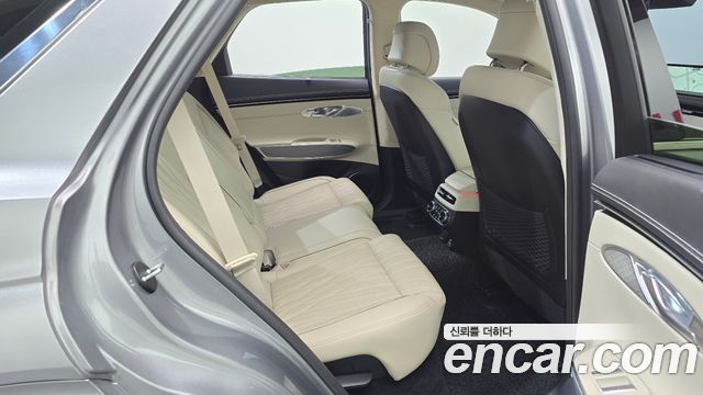 Genesis GV70 2023 — photo 17