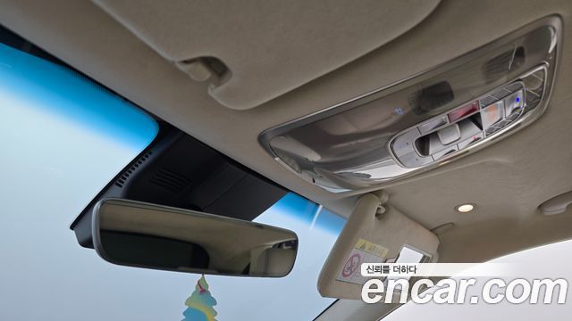 Genesis GV70 2023 — photo 27