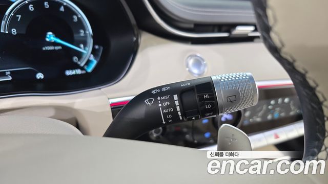 Genesis GV70 2023 — photo 29