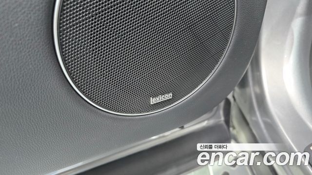 Genesis GV70 2023 — photo 38