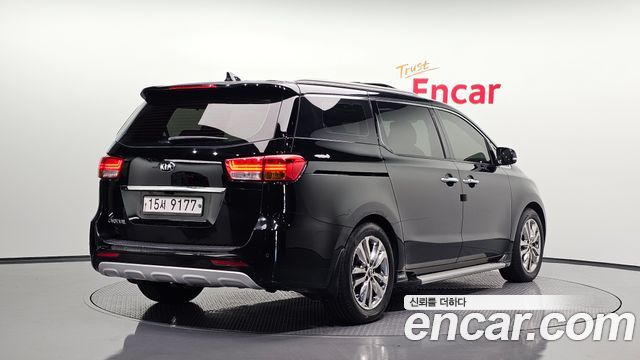 Kia Canival 2015 — photo 2