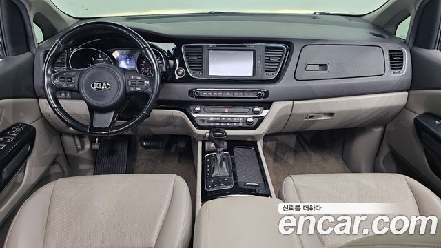 Kia Canival 2015 — photo 10
