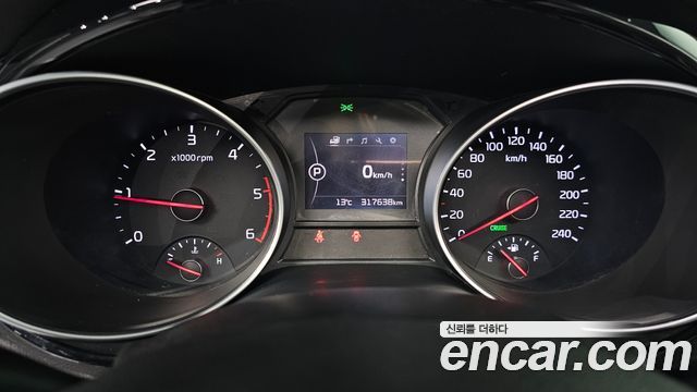 Kia Canival 2015 — photo 11