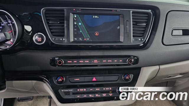 Kia Canival 2015 — photo 19