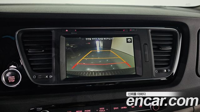 Kia Canival 2015 — photo 20