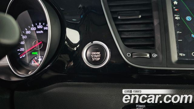 Kia Canival 2015 — photo 22
