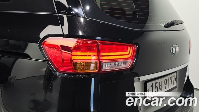 Kia Canival 2015 — photo 9