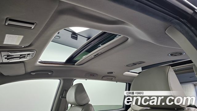 Kia Canival 2015 — photo 30