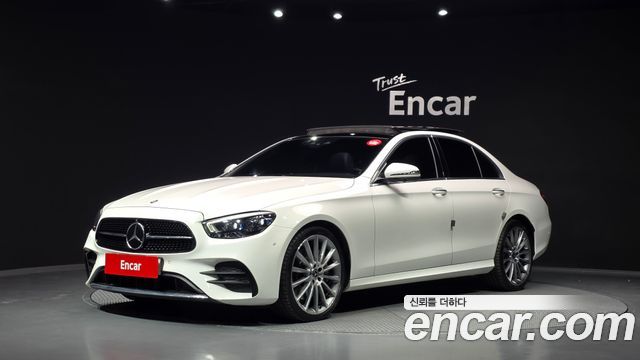Mercedes-Benz E-Class 2022 — photo 1