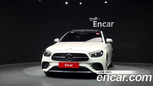 Mercedes-Benz E-Class 2022 — photo 3