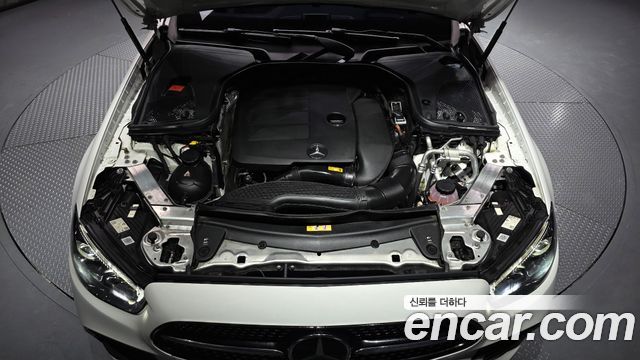 Mercedes-Benz E-Class 2022 — photo 6