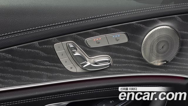 Mercedes-Benz E-Class 2022 — photo 17