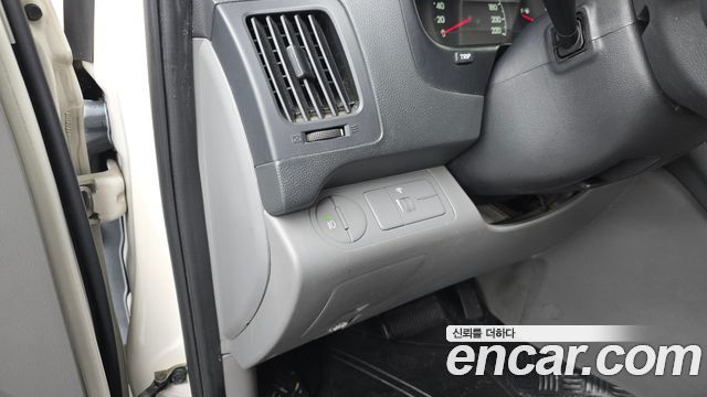 Hyundai Starex 2014 — photo 18