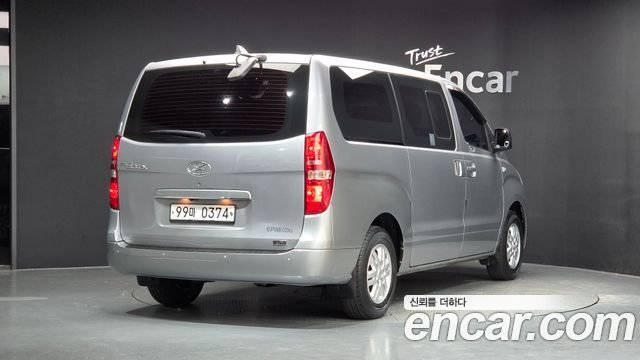 Hyundai Starex 2018 — photo 2