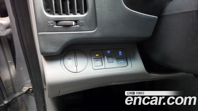 Hyundai Starex 2018 — photo 23