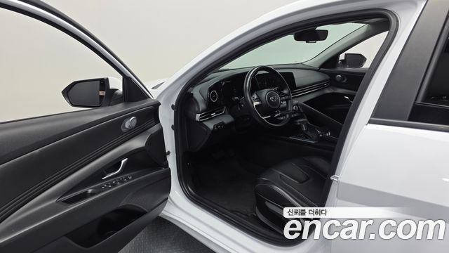 Hyundai AVANTE 2022 — photo 13