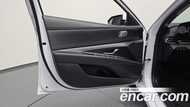 Hyundai AVANTE 2022 — photo 14