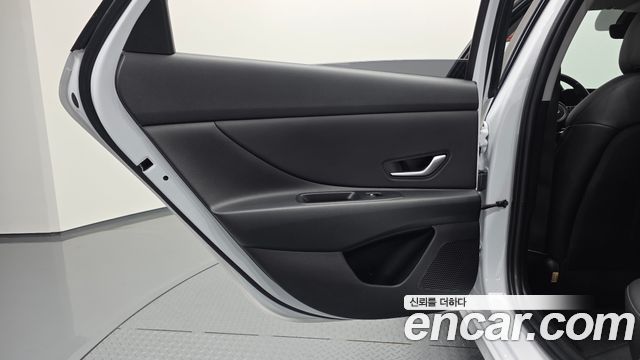 Hyundai AVANTE 2022 — photo 15