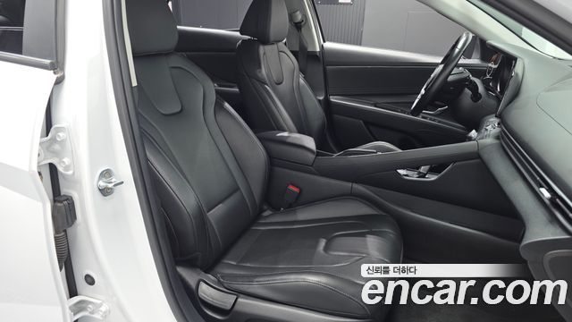 Hyundai AVANTE 2022 — photo 16