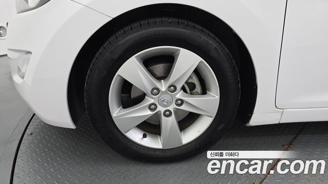Hyundai AVANTE 2012 — photo 5