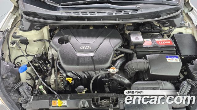 Hyundai AVANTE 2012 — photo 6