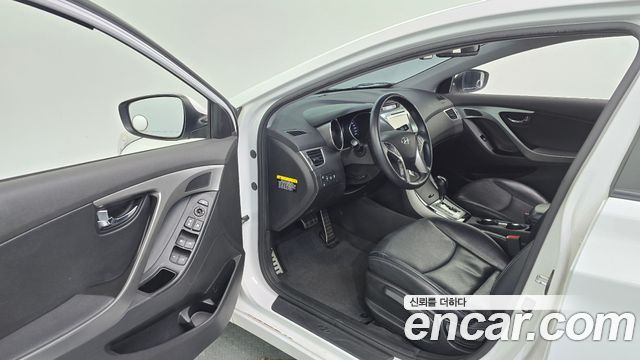 Hyundai AVANTE 2012 — photo 10
