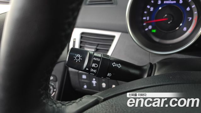 Hyundai AVANTE 2012 — photo 12