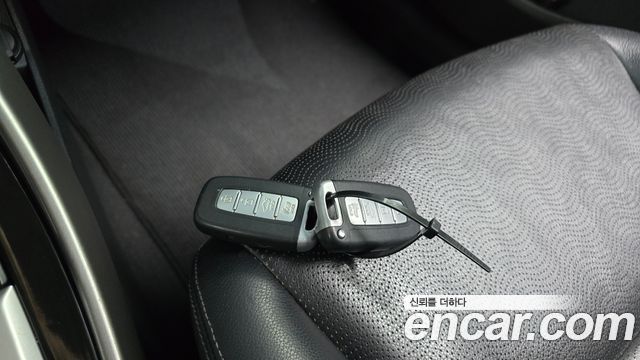 Hyundai AVANTE 2012 — photo 16