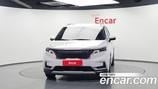 Kia Canival 2023 — photo 3