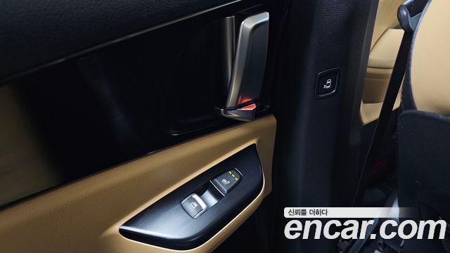 Kia Canival 2023 — photo 24
