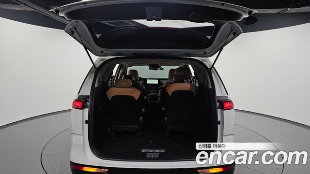 Kia Canival 2023 — photo 26