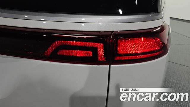 Kia Canival 2023 — photo 9