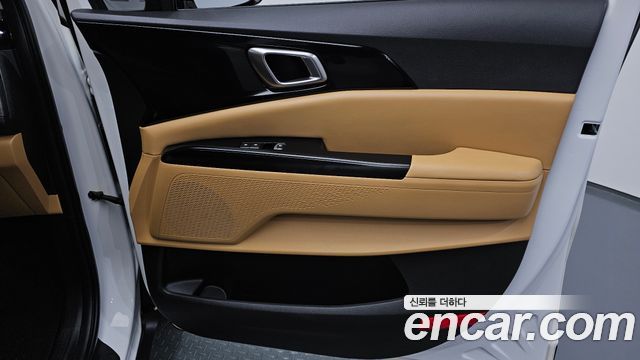 Kia Canival 2023 — photo 15