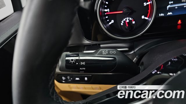 Kia Canival 2023 — photo 29