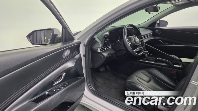 Hyundai AVANTE 2022 — photo 17