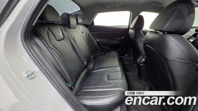 Hyundai AVANTE 2022 — photo 28