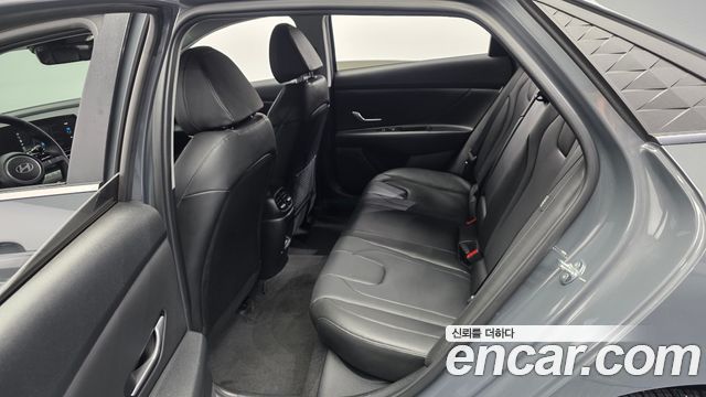 Hyundai AVANTE 2024 — photo 16