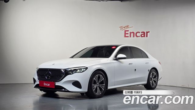Mercedes-Benz E-Class 2025 — photo 1